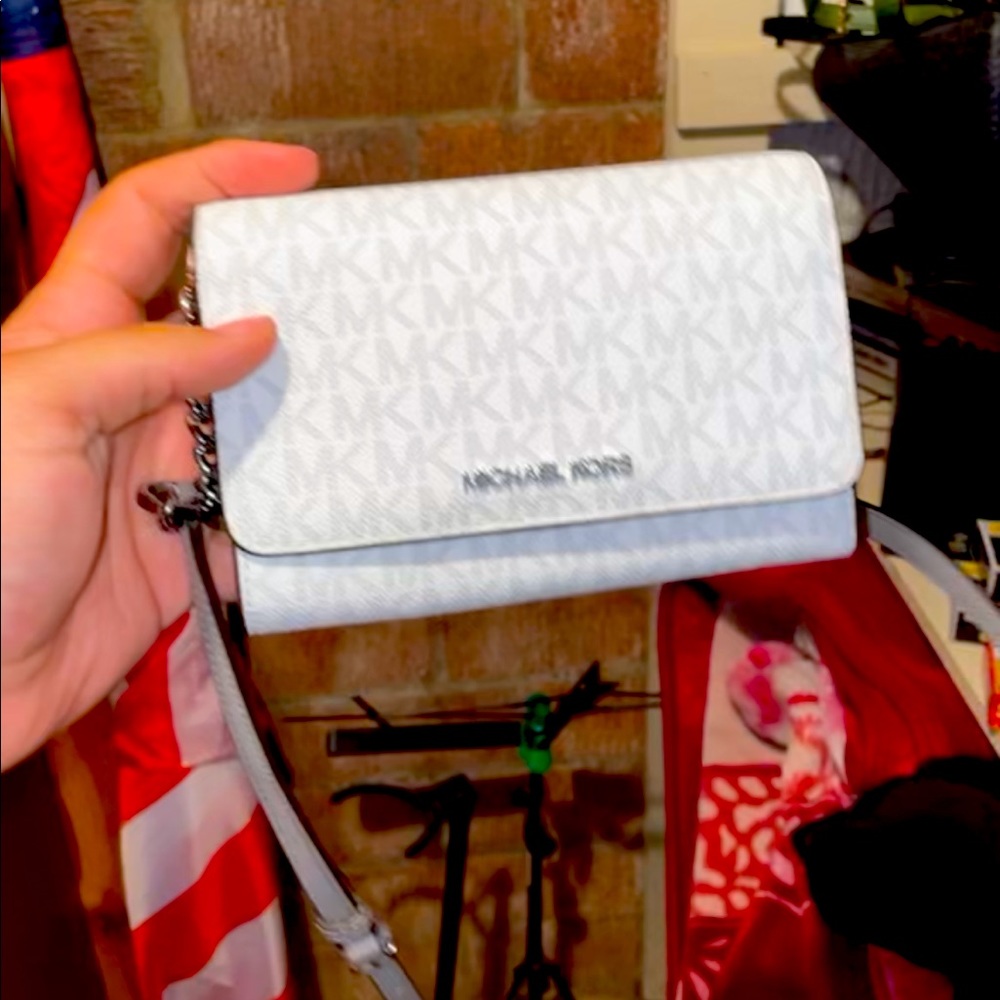 Michael kors crossbody!!